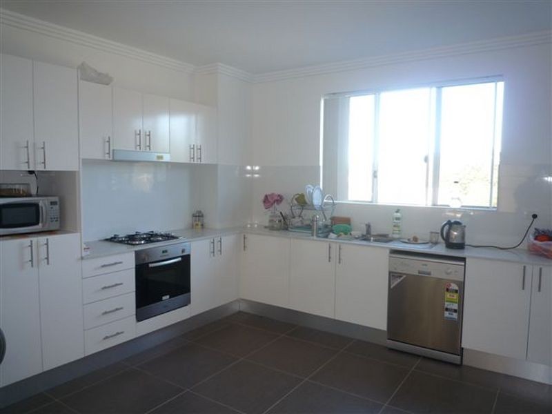 42/2-12 Civic Avenue, Pendle Hill NSW 2145