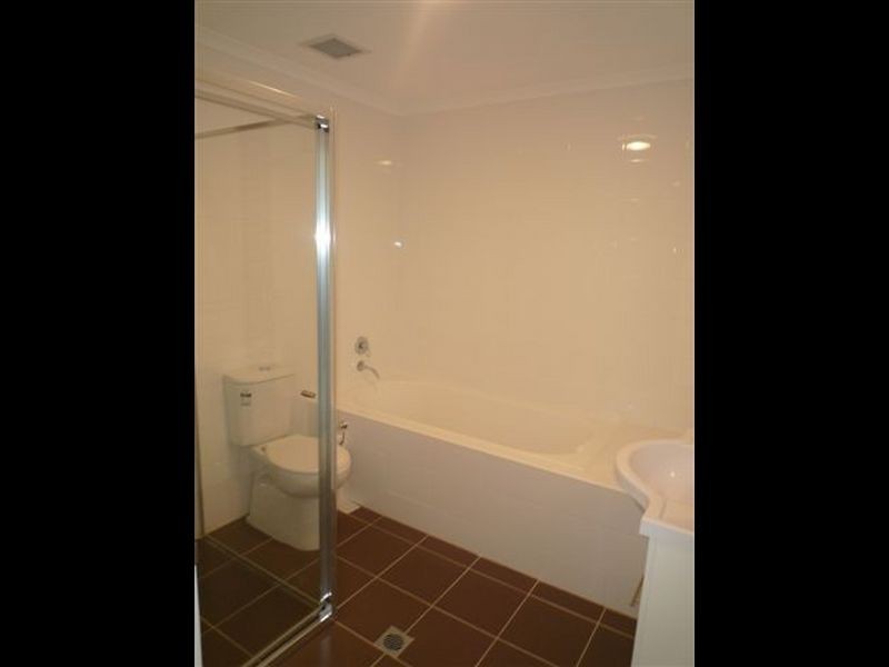 42/2-12 Civic Avenue, Pendle Hill NSW 2145