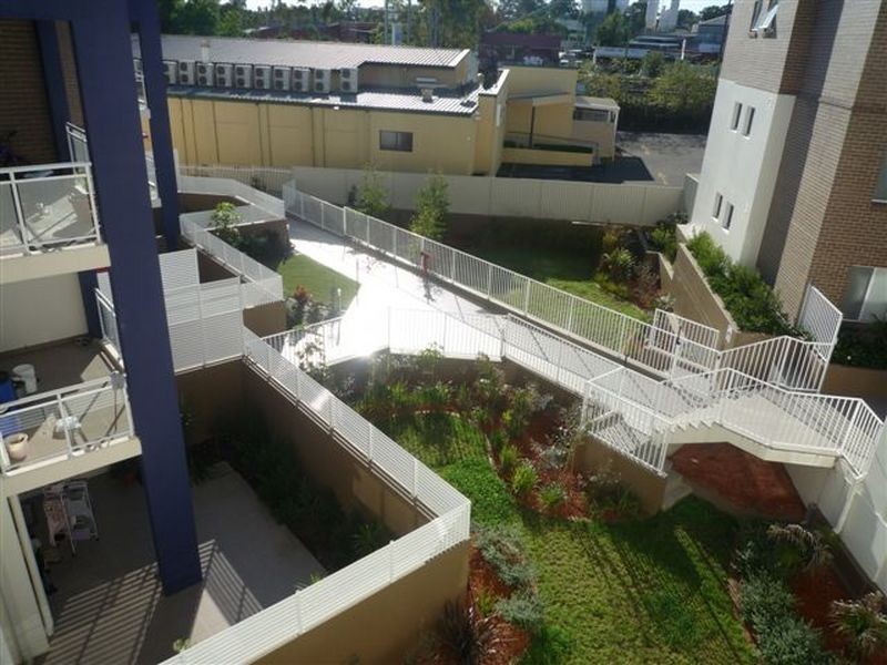 42/2-12 Civic Avenue, Pendle Hill NSW 2145