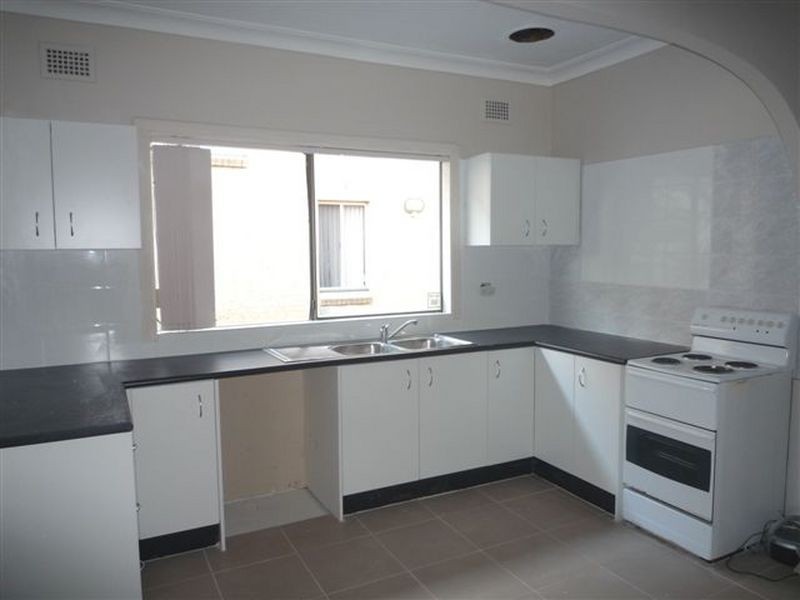 13 Chelmsford Road, South Wentworthville NSW 2145