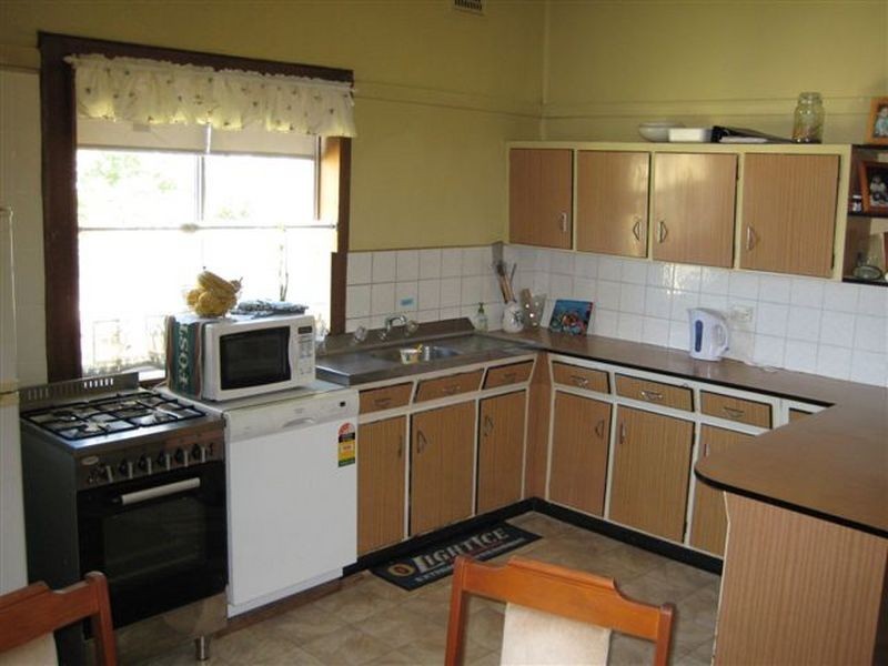 11 Mia Mia Street, Girraween NSW 2145