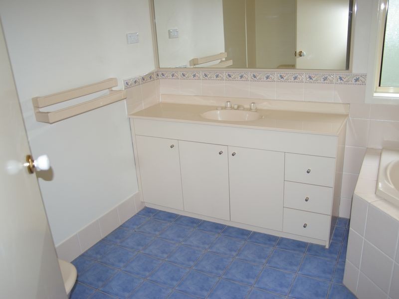 37 Boldero Crescent, Glenmore Park NSW 2745