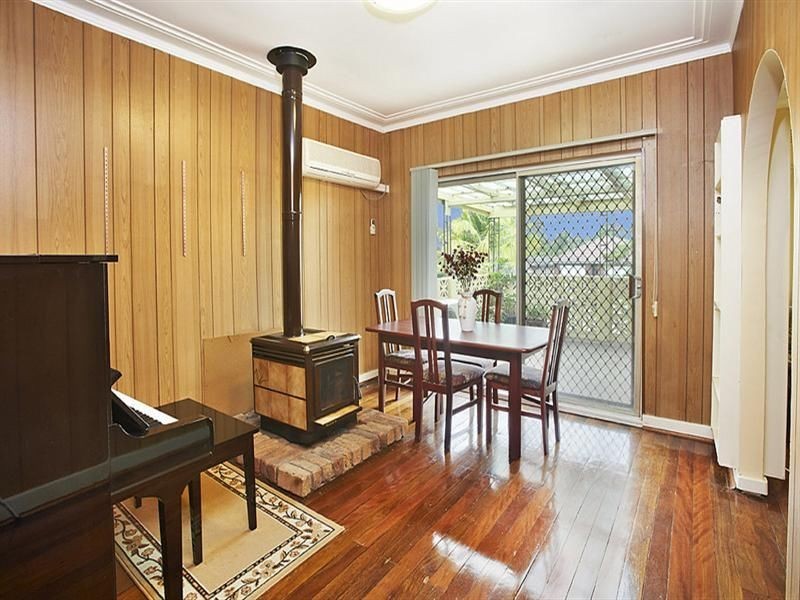 16 COTSWOLD STREET, Westmead NSW 2145