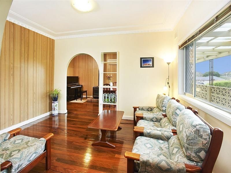 16 COTSWOLD STREET, Westmead NSW 2145