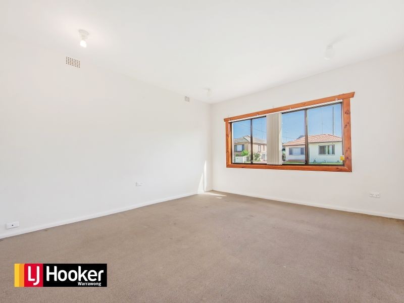 2/61 Mirrabooka Road, Lake Heights NSW 2502