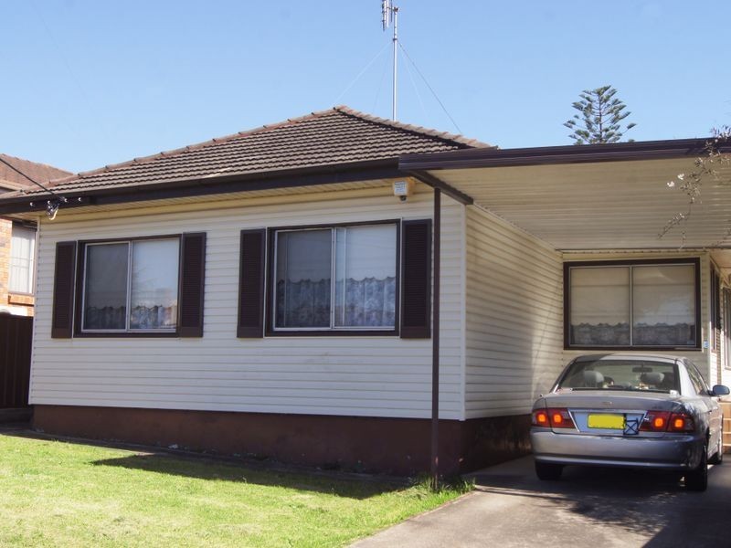 8 Todd Street, Warrawong NSW 2502