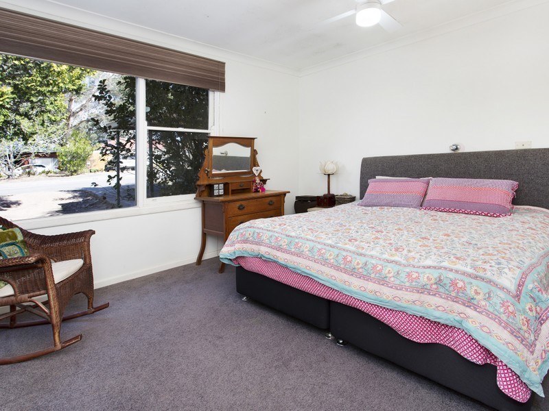 218 Farmborough Road, Farmborough Heights NSW 2526