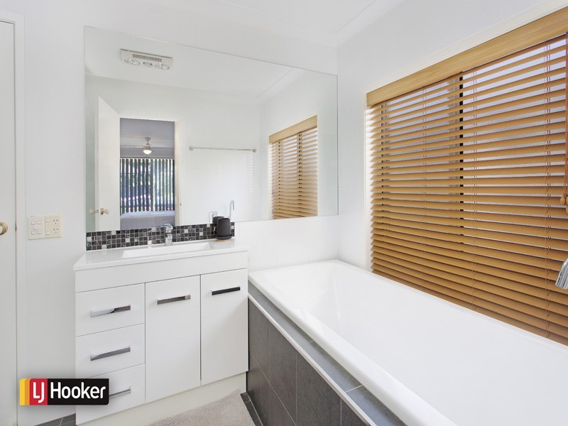 27 Karara Avenue, Horsley NSW 2530