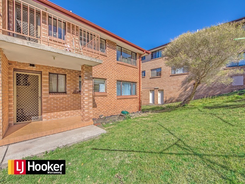 2/16 Melinda Grove, Lake Heights NSW 2502