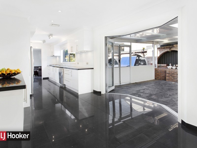 287 Flagstaff Road, Lake Heights NSW 2502
