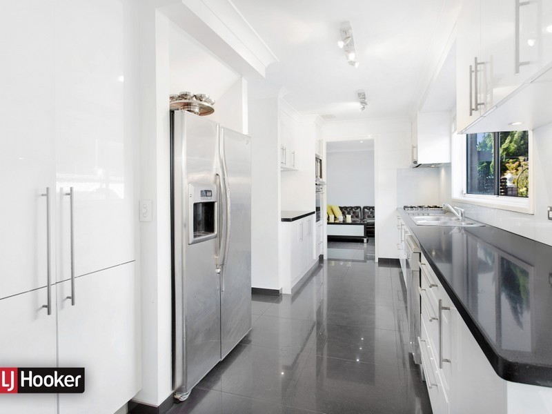 287 Flagstaff Road, Lake Heights NSW 2502