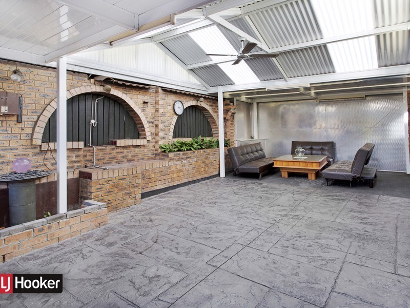 287 Flagstaff Road, Lake Heights NSW 2502