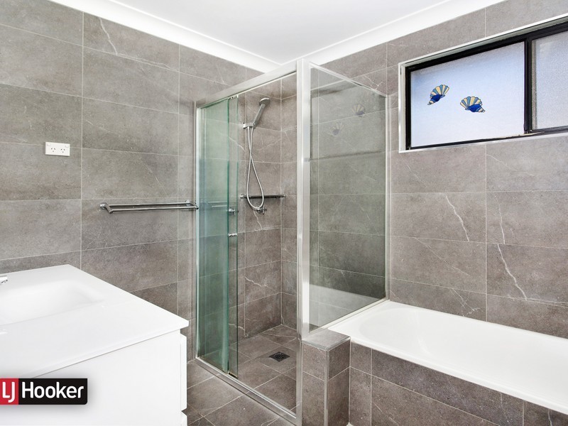 287 Flagstaff Road, Lake Heights NSW 2502