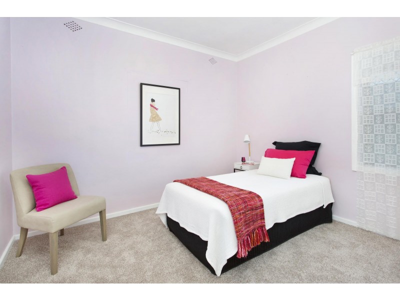 15 First Avenue South, Warrawong NSW 2502