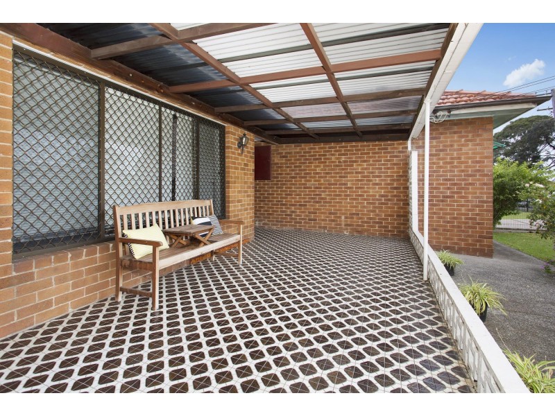 15 First Avenue South, Warrawong NSW 2502