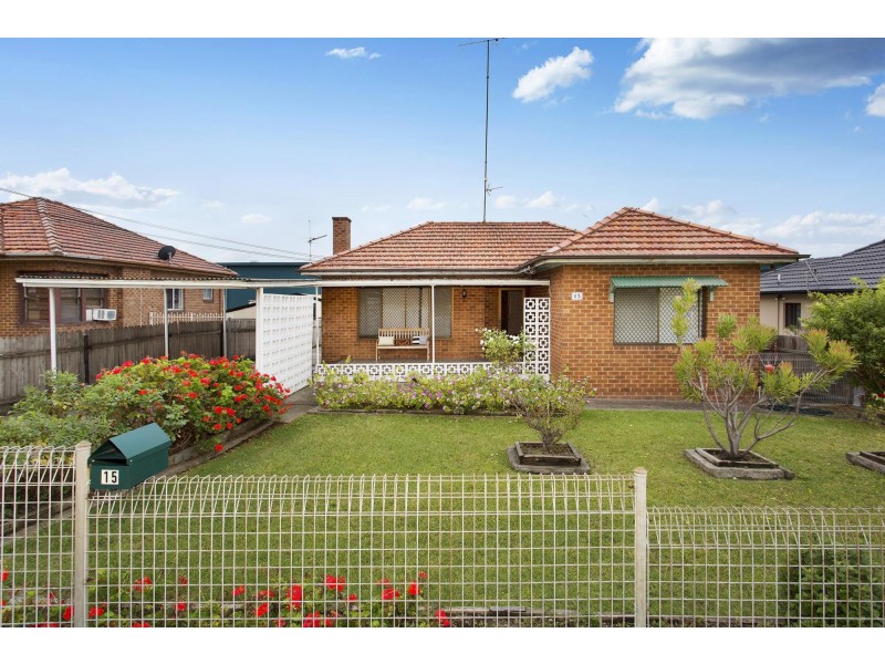 15 First Avenue South, Warrawong NSW 2502