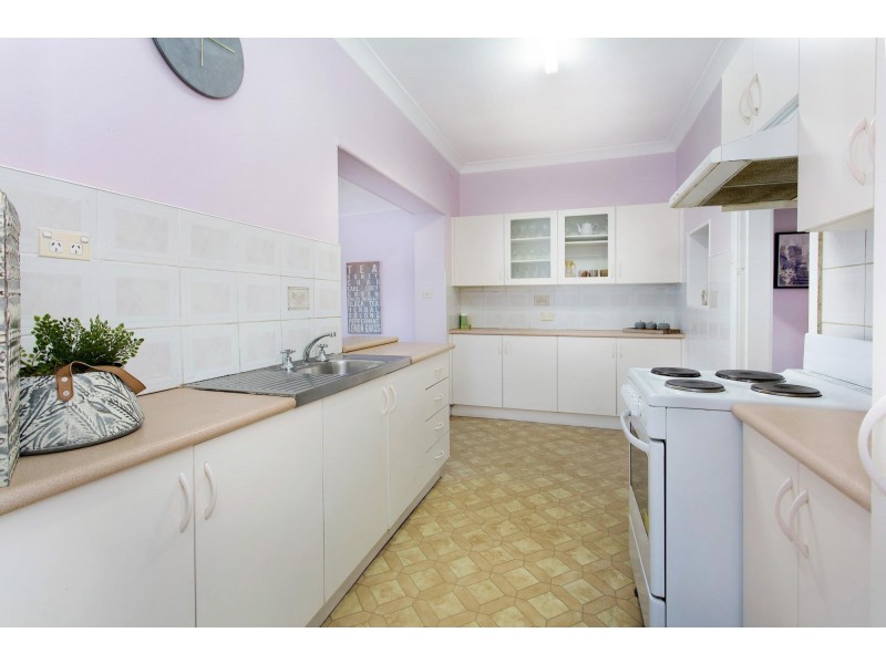 15 First Avenue South, Warrawong NSW 2502