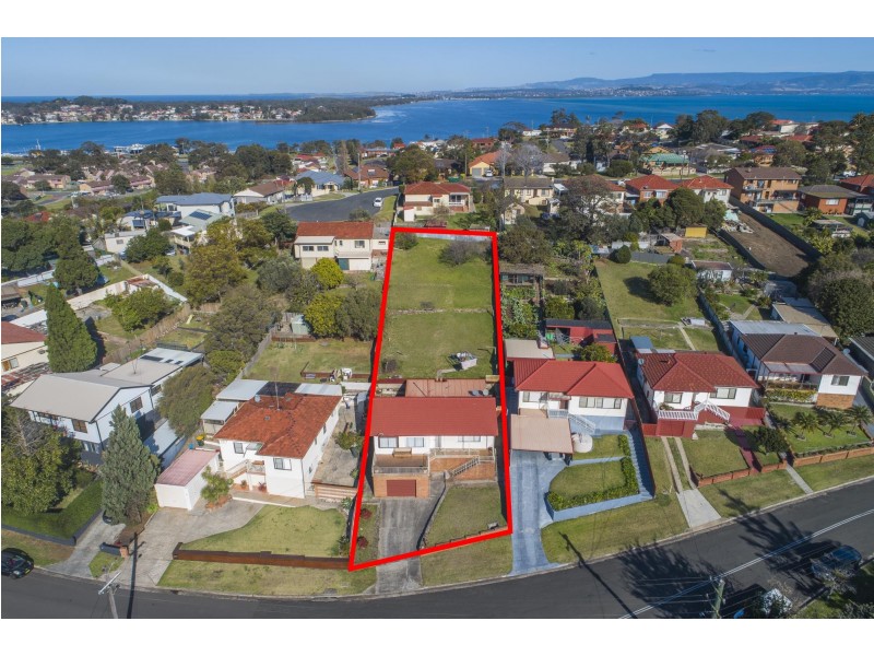 36 Denise Street, Lake Heights NSW 2502