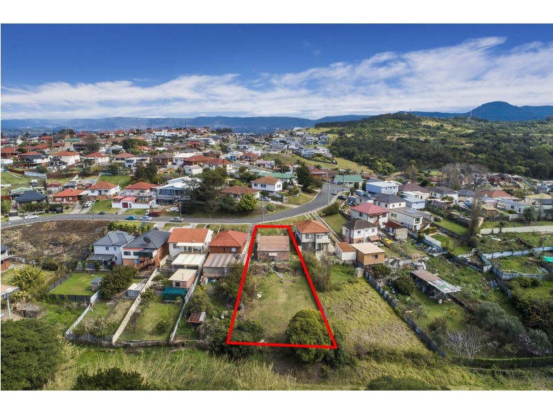 9 Malcolm Ave, Cringila NSW 2502