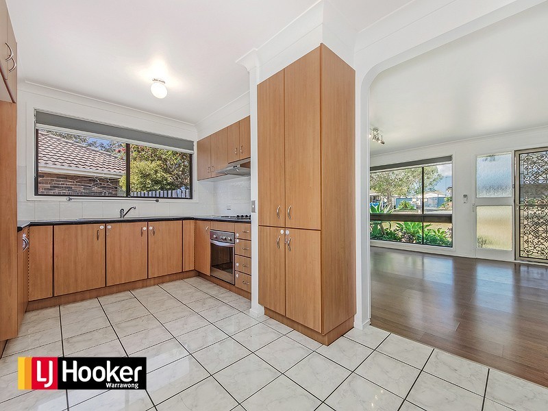 15 Fraser Crescent, Albion Park NSW 2527