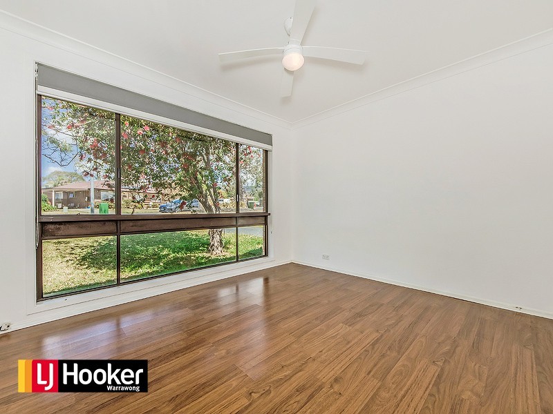 15 Fraser Crescent, Albion Park NSW 2527