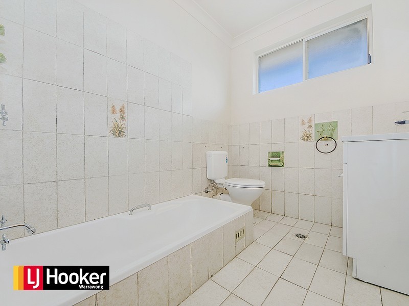 8/4 Surfside Drive, Port Kembla NSW 2505