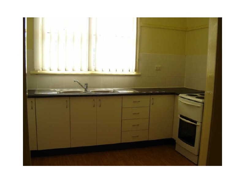 84 Lake Heights Road, Lake Heights NSW 2502