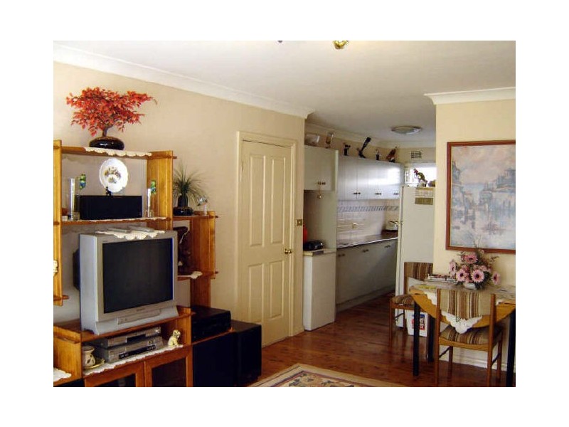 1/23 First Avenue South, Warrawong NSW 2502