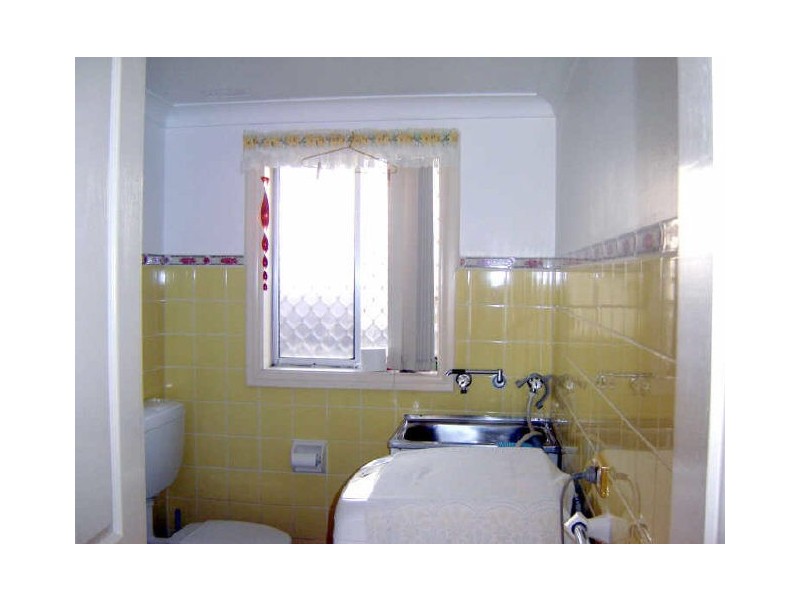 1/23 First Avenue South, Warrawong NSW 2502
