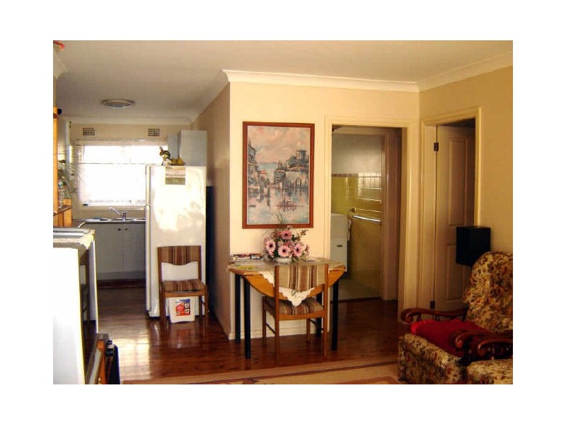 1/23 First Avenue South, Warrawong NSW 2502