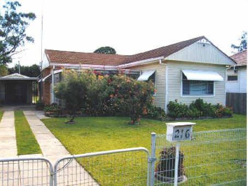216 Lakeview Parade, Primbee NSW 2502
