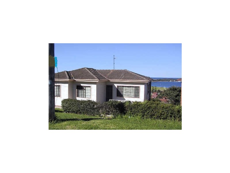 2/7 Vermont Road, Warrawong NSW 2502