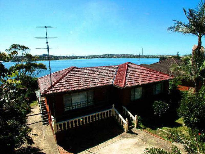140 Lakeview Parade, Primbee NSW 2502
