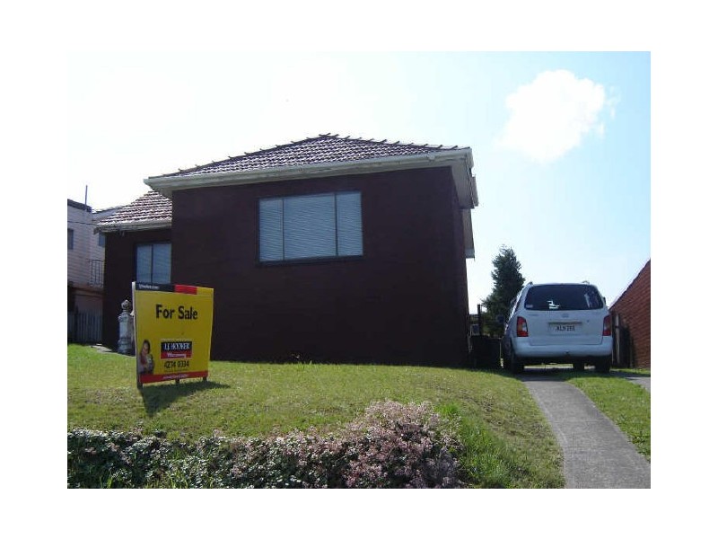 258 Northcliffe Drive, Lake Heights NSW 2502