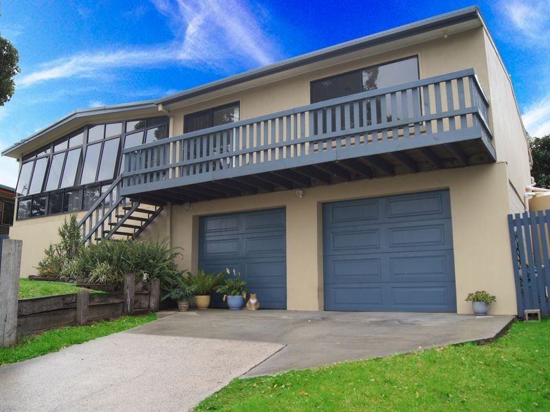 12 Arnold Crescent, Lake Heights NSW 2502