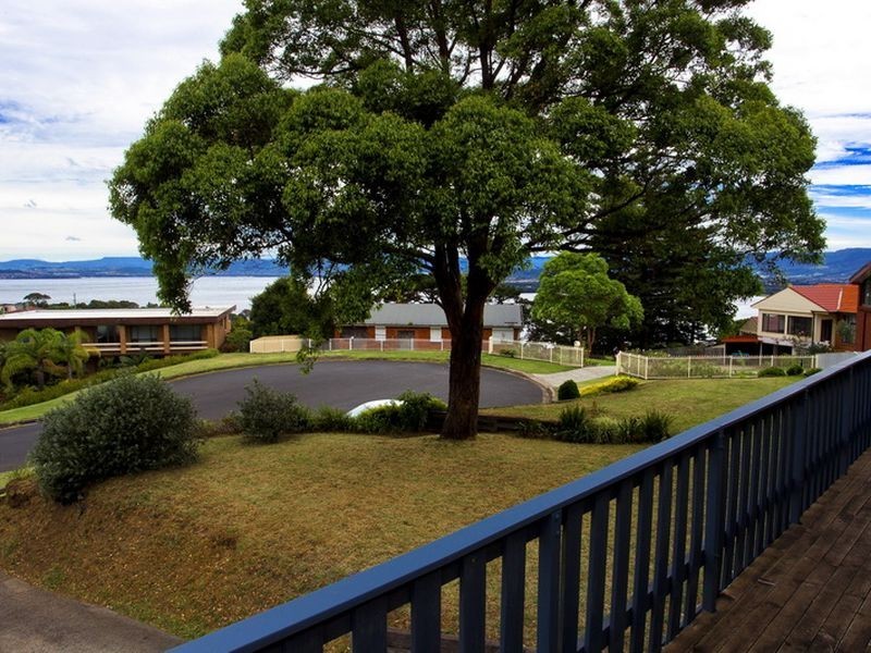 12 Arnold Crescent, Lake Heights NSW 2502