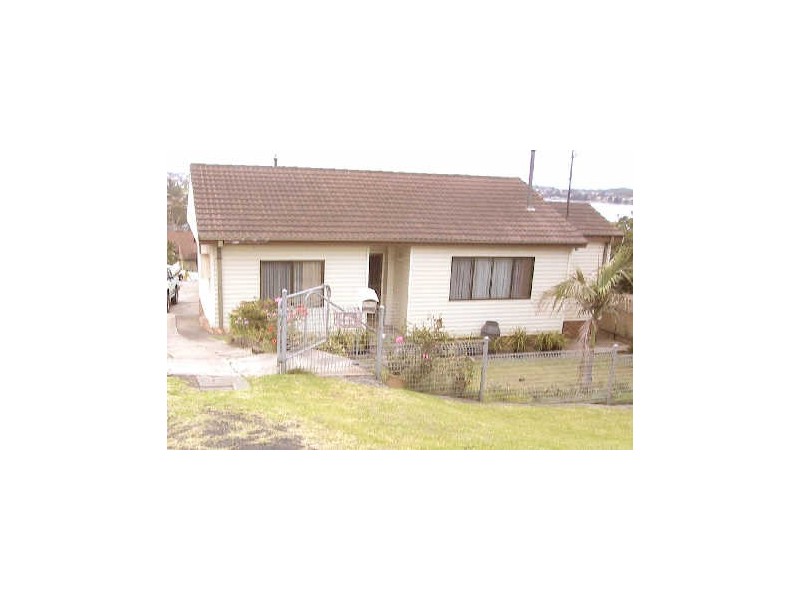 1 Trevor Avenue, Lake Heights NSW 2502