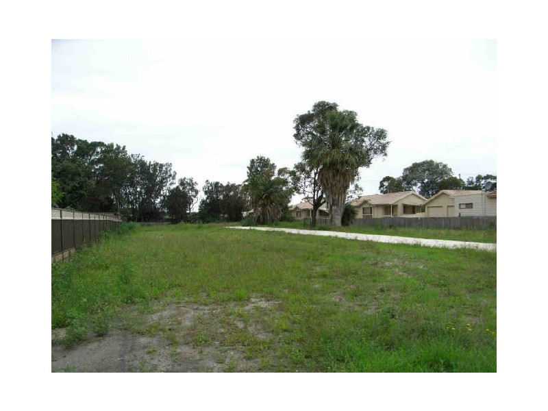 25 Windang Road, Primbee NSW 2502