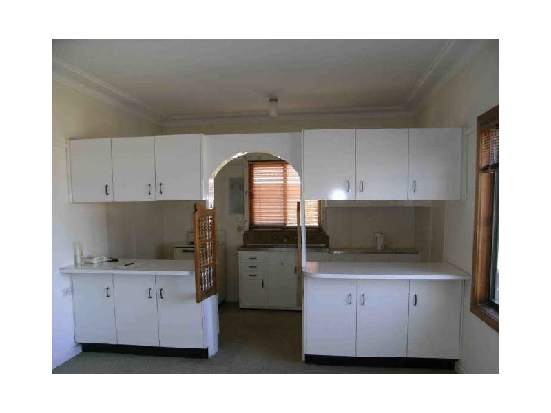 65 Grand View Parade, Lake Heights NSW 2502