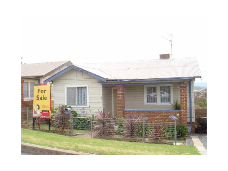 228 Flagstaff Road, Lake Heights NSW 2502