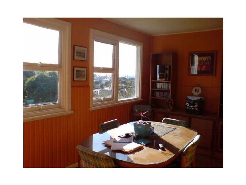 228 Flagstaff Road, Lake Heights NSW 2502