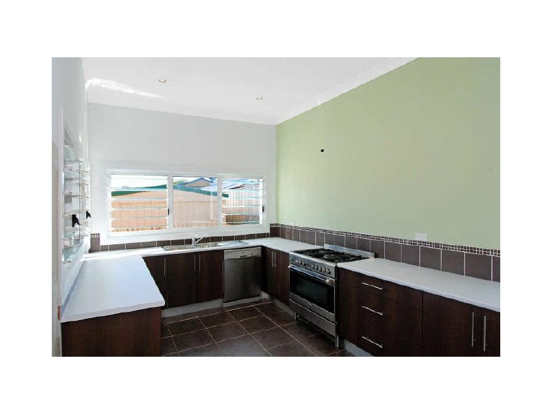 11 Second Avenue, Port Kembla NSW 2505