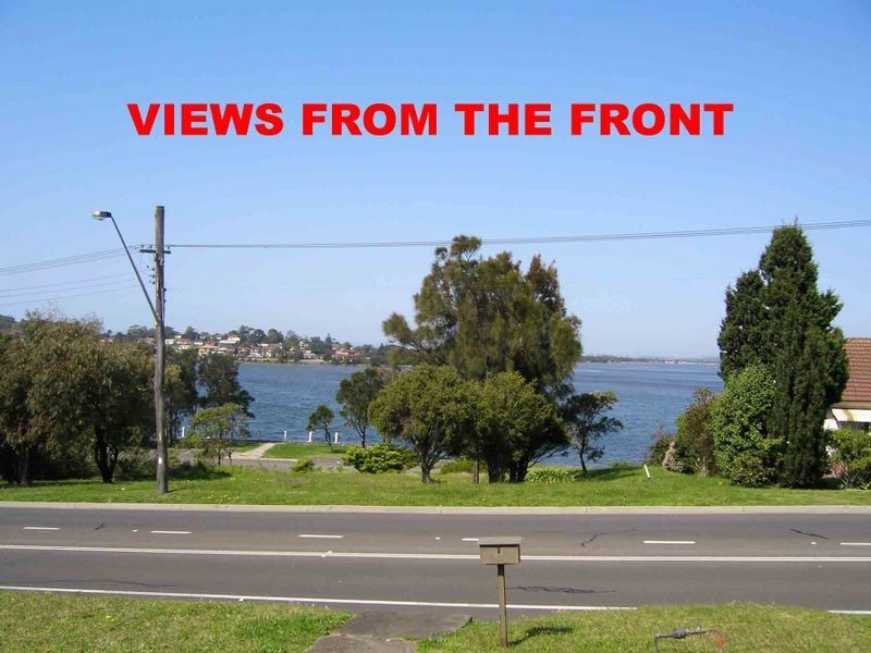 258 Northcliffe Drive, Lake Heights NSW 2502