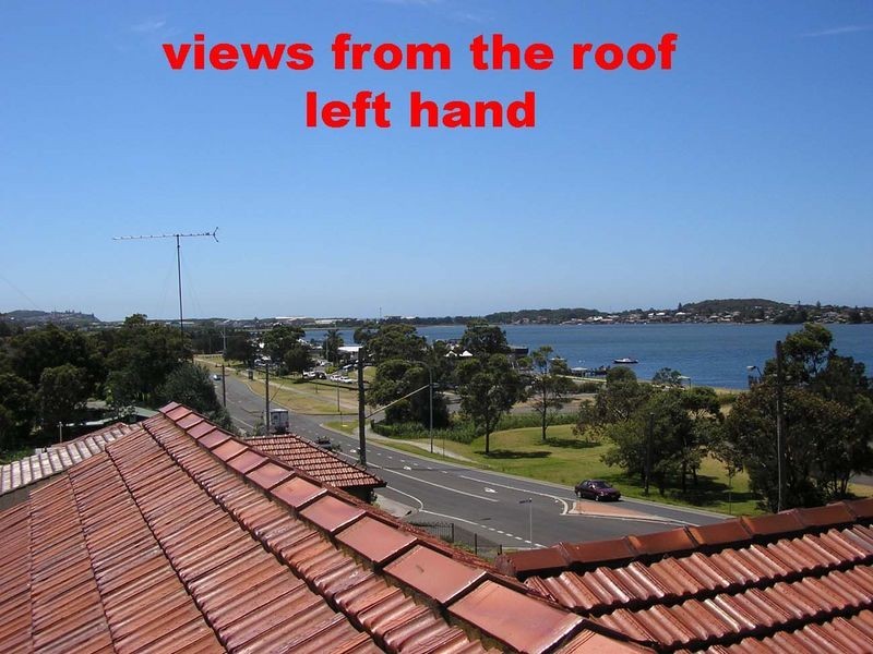 258 Northcliffe Drive, Lake Heights NSW 2502