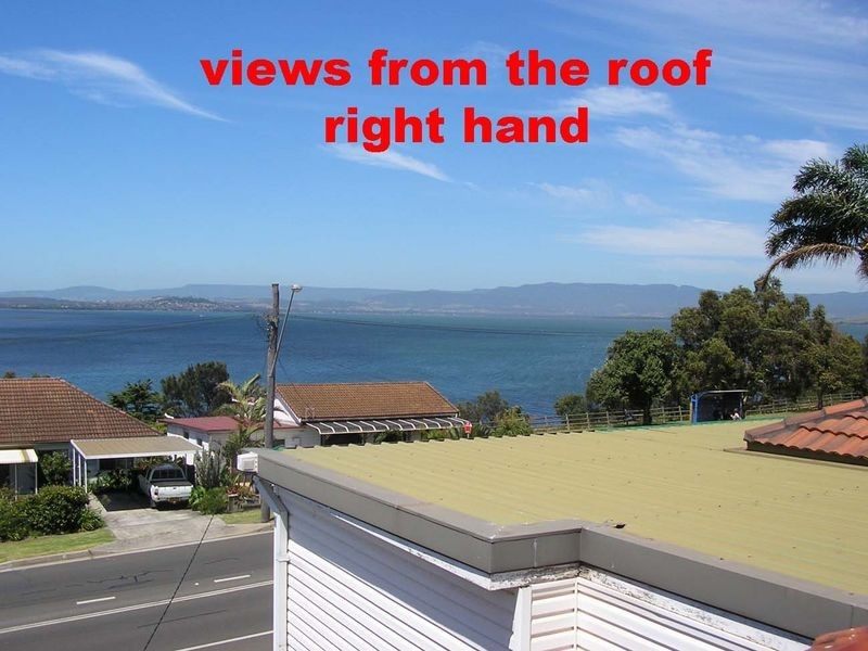 258 Northcliffe Drive, Lake Heights NSW 2502