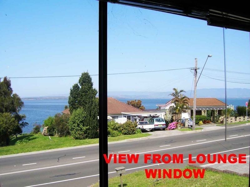 258 Northcliffe Drive, Lake Heights NSW 2502