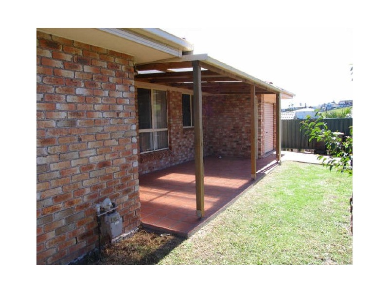 20 Lake Heights Road, Lake Heights NSW 2502