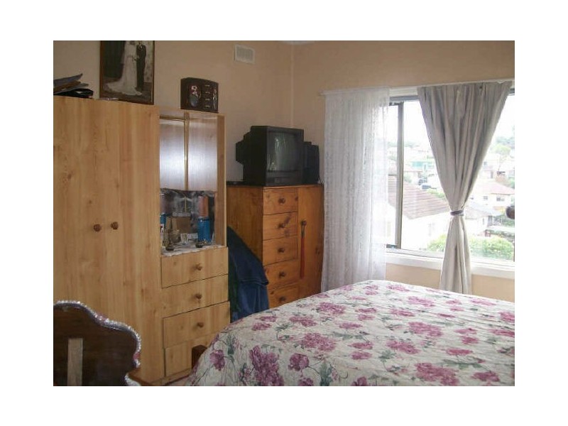 15 McGovern Street, Cringila NSW 2502