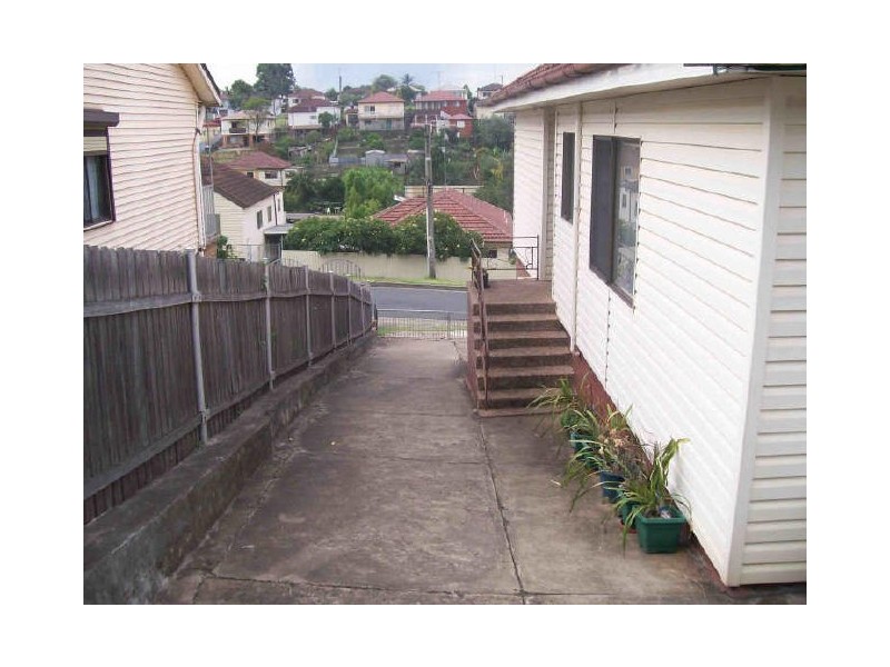 15 McGovern Street, Cringila NSW 2502