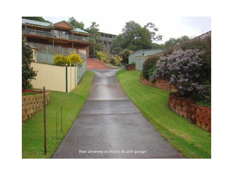 31 Taminga Crescent, Cordeaux Heights NSW 2526